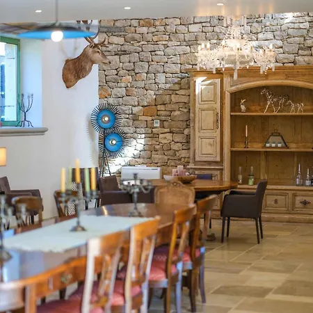 Landhaus Mas Des Sylves - Piscine Interieure Chauffee - Parc De 100 Hectares *