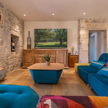 Landhaus Mas Des Sylves - Piscine Interieure Chauffee - Parc De 100 Hectares