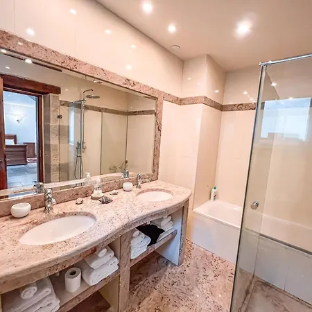 Landhaus Mas Des Sylves - Piscine Interieure Chauffee - Parc De 100 Hectares *